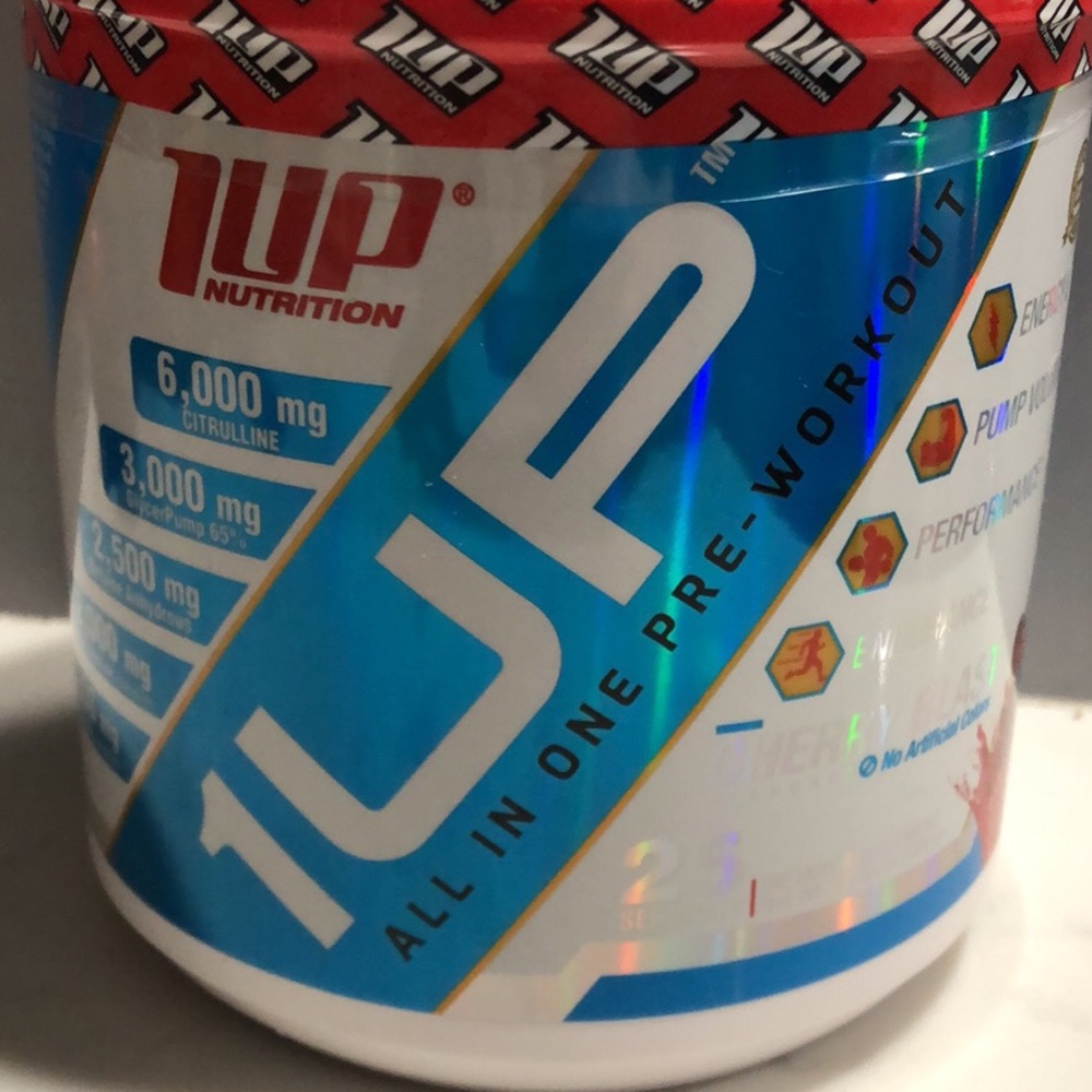 1UP Nutrition Cherry Blast PreWorkout,never opened